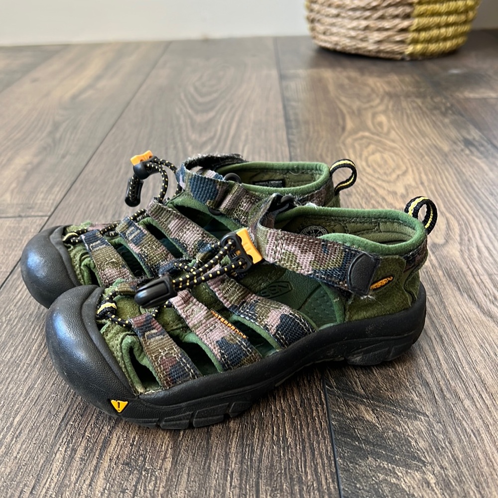 KEEN Newport Kids Sandals - size 11